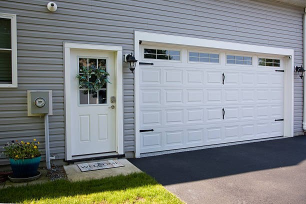 24/7 Emergency Garage Door Panel Replacement experts in Shelby, MI